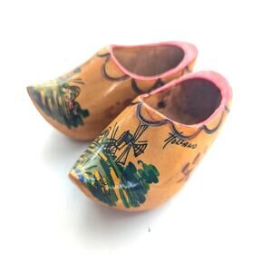 Vintage Hand Carved Hand Painted Traveler Holland Wooden Clogs Souvenir Decor